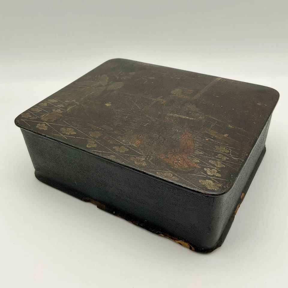 Antigua caja de madera lacada japonesa pintada a mano de finales del siglo XIX período Meiji Foto 3 de 4