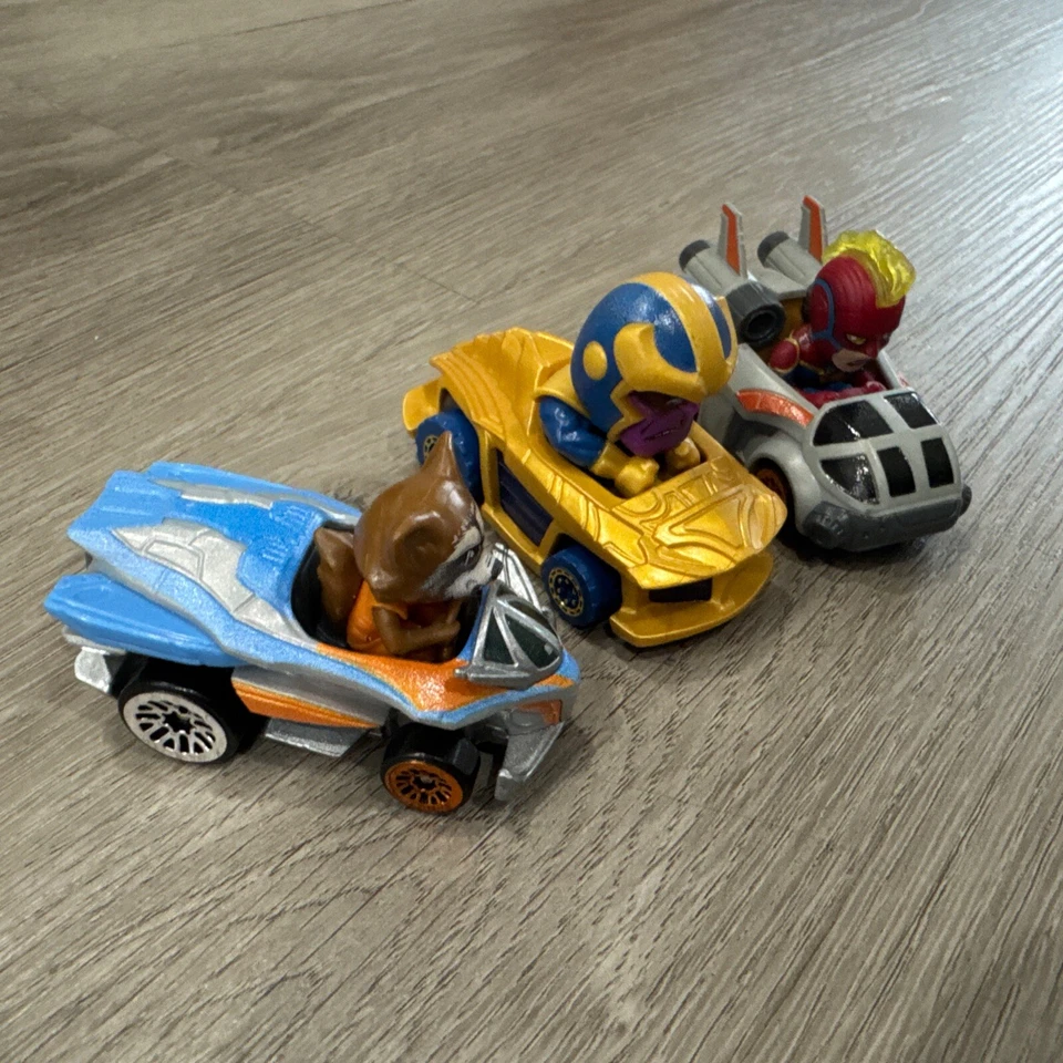 Hot Wheels RacerVerse Set of 3 Die-Cast Cars Marvel Driver: Rocket, Thanos & Cap - Image 2 of 4