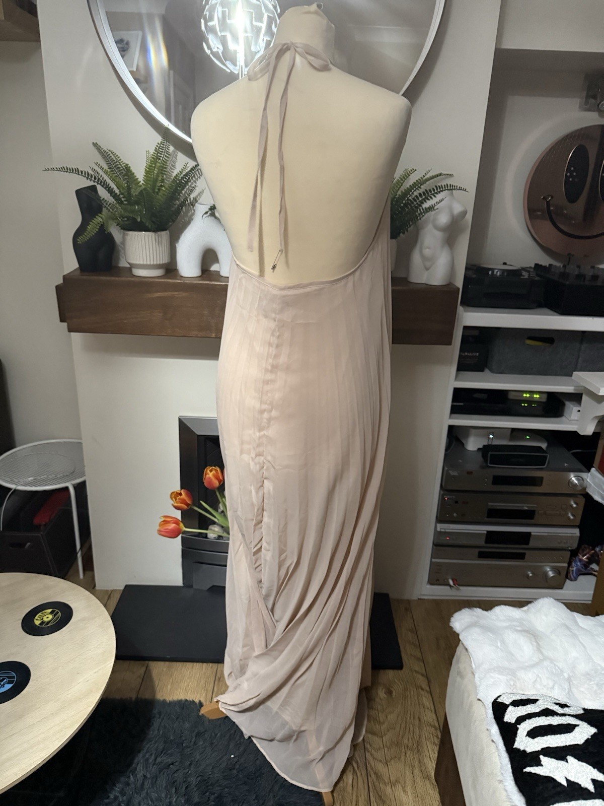 Misguided Gorgeous Peach Pleated Maxi Dress image 10