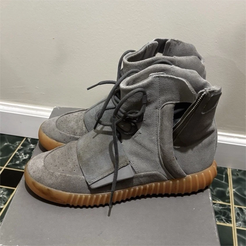 adidas gazelle silver green womens YEEZY BOOST 750 LIGHT GREY GLOW IN THE DARK (PRE-OWNED) BB1840 SIZE 8.   Original Grail