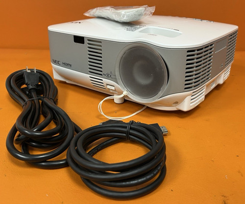 NEC NP905 LCD Projector w/Remote 3000 Lumens 1024x768 500:1 526 Lamp Hours
