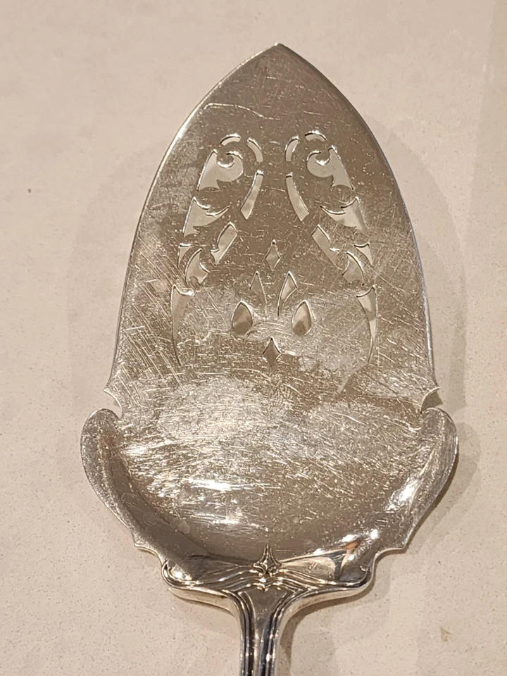 REED & BARTON HEPPLEWHITE C1907 SERVIDOR ESTERLINA 10" Foto 4 de 4