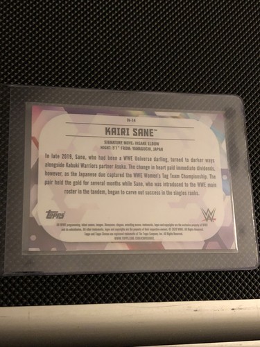 Kairi Sane 2020 Topps Chrome WWE #IV-14 Image Variation Refractor Card - Bild 2 von 2