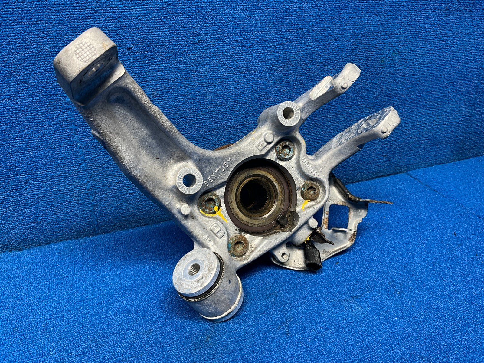 2006 - 2012 BENTLEY CONTINENTAL GTC REAR LEFT SPINDLE KNUCKLE OEM