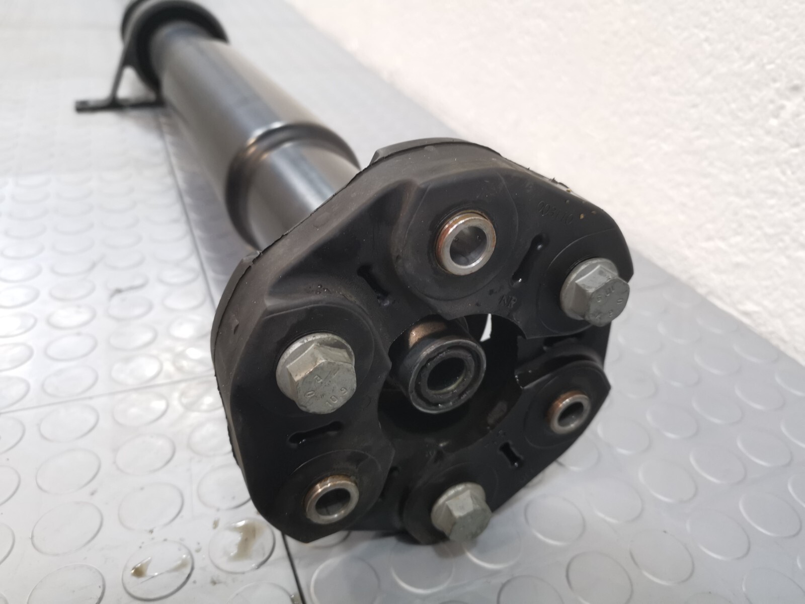 2013-2016 MASERATI QUATTROPORTE REAR AXLE DRIVESHAFT DRIVE SHAFT 06700085430