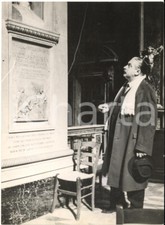 1959 ROMA Pittore Sante MONACHESI visita la tomba di Poussin - Foto 13x18 cm