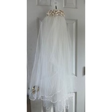 1970's Bridal Head Dress Veil With Three Satin Roses Rhinestones Plastic Comb