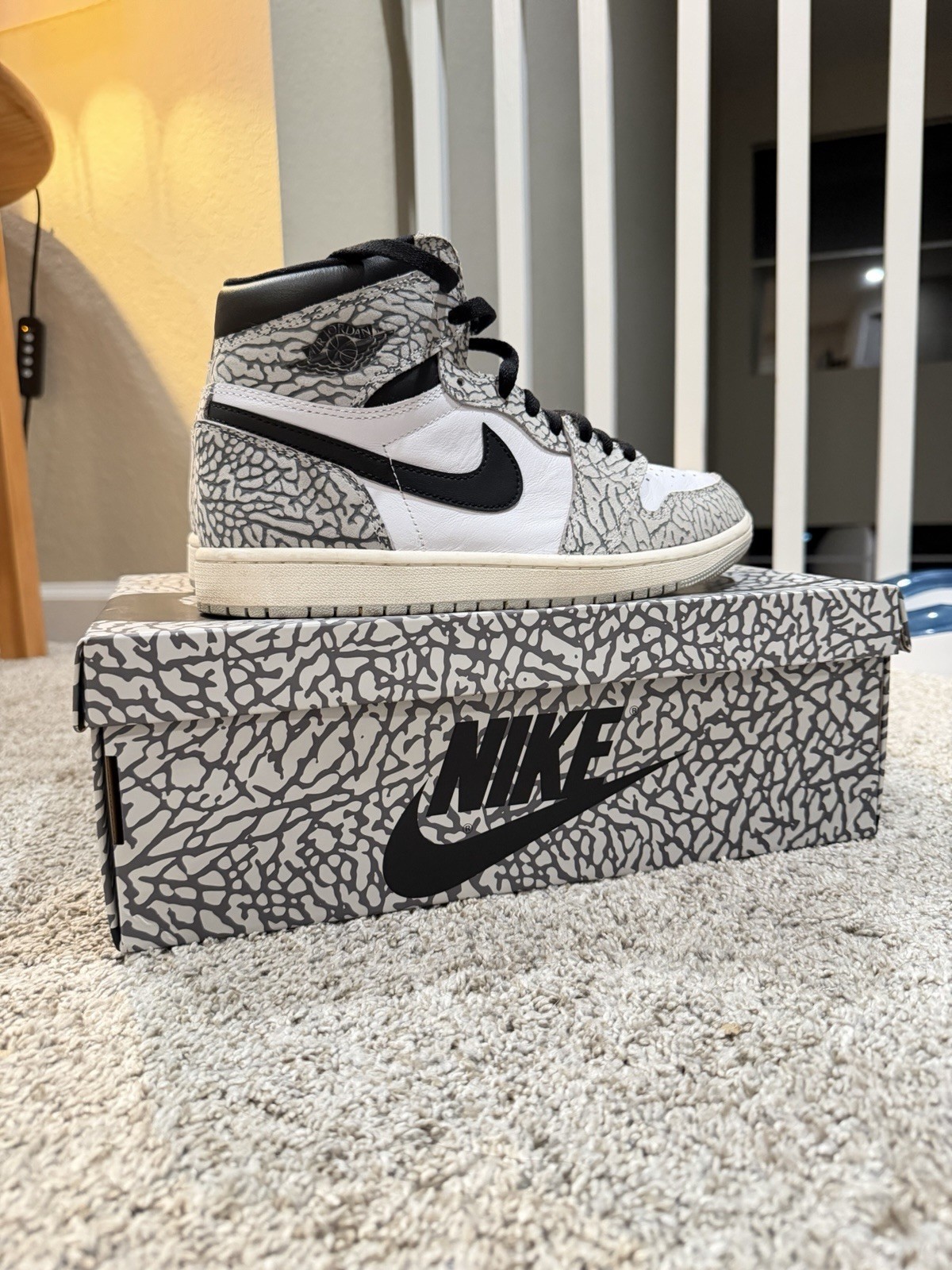 Nike Air Jordan 1 Retro High OG Elephant Print White/Black Sneaker DZ5485-052