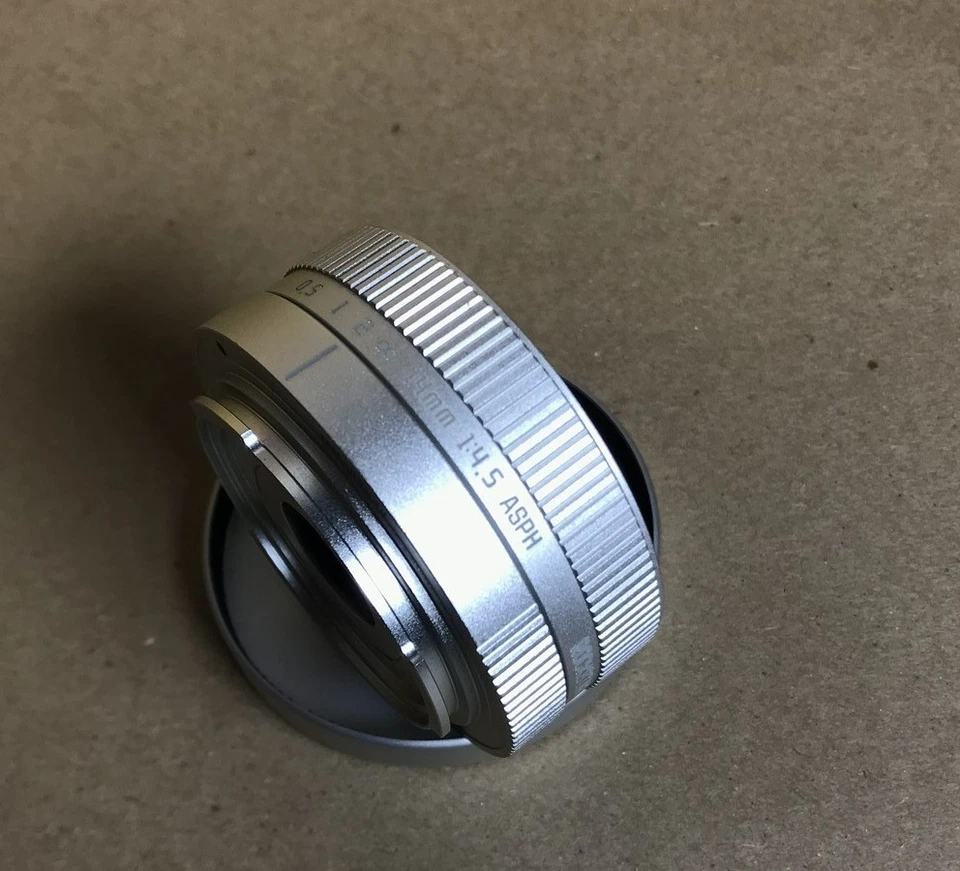 AstrHori 14mm f/4.5 Wide-Angle Fixed Aperture Lens  APS-C for Canon EOS-M Silver - Image 2 of 4