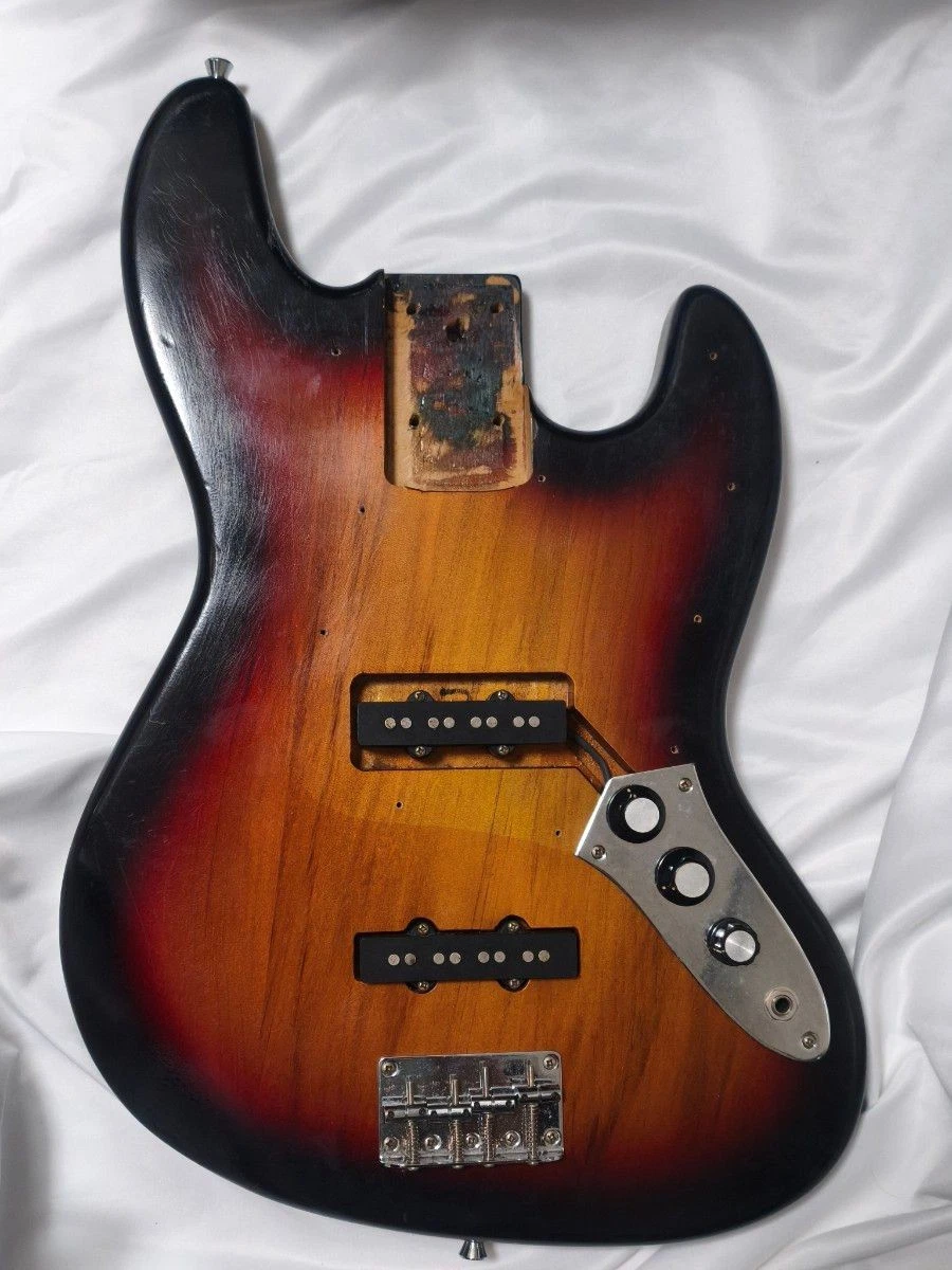 Photogenic Jazz Bass Body 3-Tone Sunburst Pickups Bridge Controls Used