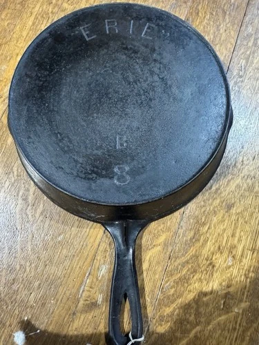 Antique Pre-Griswold “Erie” #8 Cast Iron Skillet Pan SITS FLAT