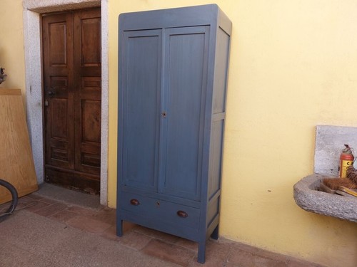 ANTICO PICCOLO ARMADIO LIBERTY IN LEGNO LACCATO LARGH 78cm H 178 - Foto 2 di 14