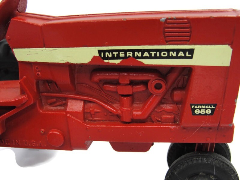 Tracteur Et Wagon ERTL International Harvester 656 Farmall - Rouge - Années 60 - Occasion