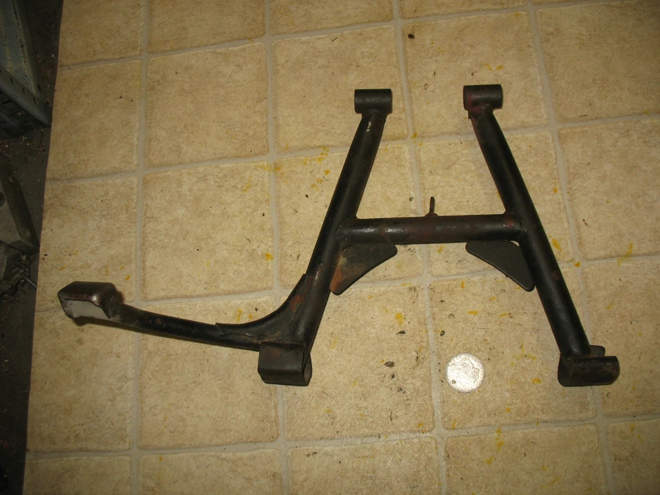 81 SUZUKI GS1000 GS 1000 CENTER MAIN STAND Foto 3 de 4