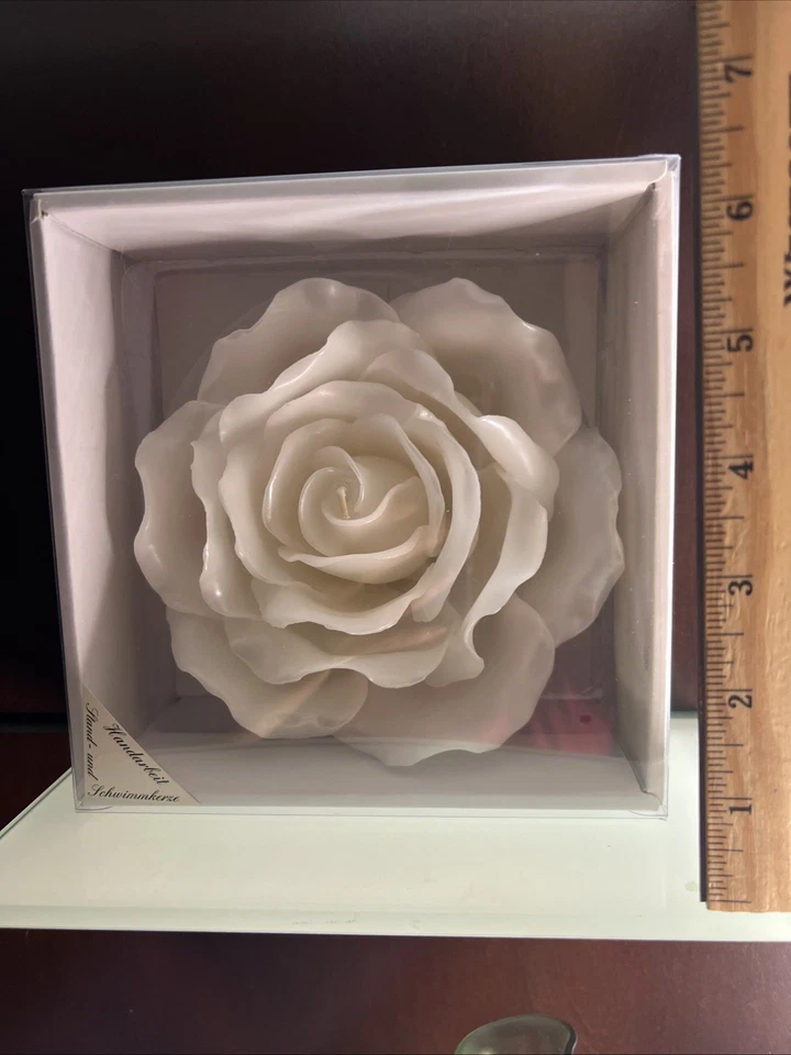 Vela flotante rosa blanca hecha a mano en Suiza  Foto 2 de 3