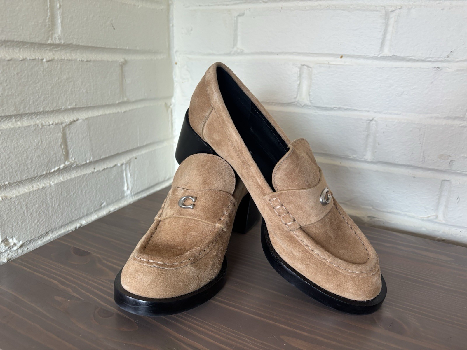 Coach Natalie Suede Loafer Shoes Color Peanut Tan Women's Size 8.5 (0889)