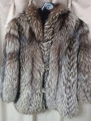 Oversized, loose-fitting hooded silver fox fur coat