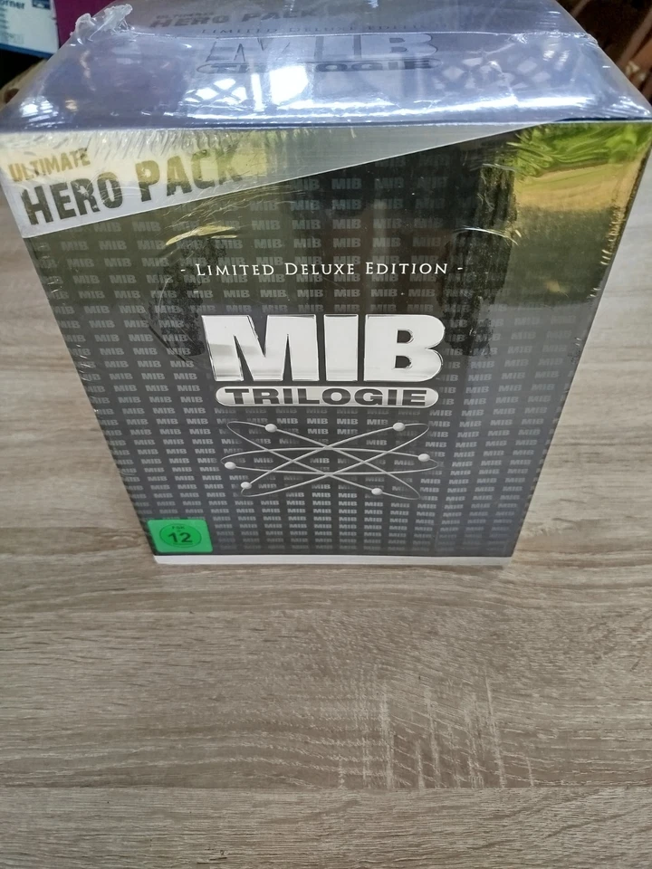 Men in Black MIB 1-3 Trilogie DVD/Blu-Ray Ultimate Hero Limited Edition für Fans - Bild 2 von 3