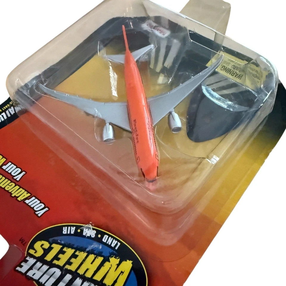 Nuevo en caja Maisto Tailwinds Adventure Wheels Boeing 787-8 Die Cast Vehicle, 2011 Foto 2 de 3