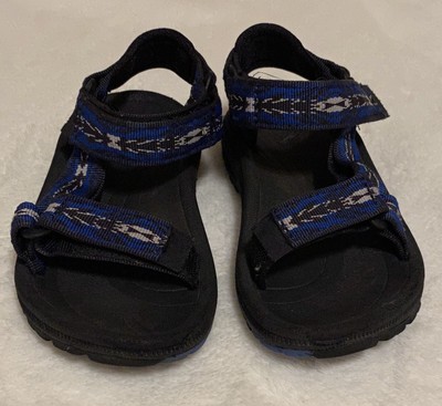 unisex strappy sandals