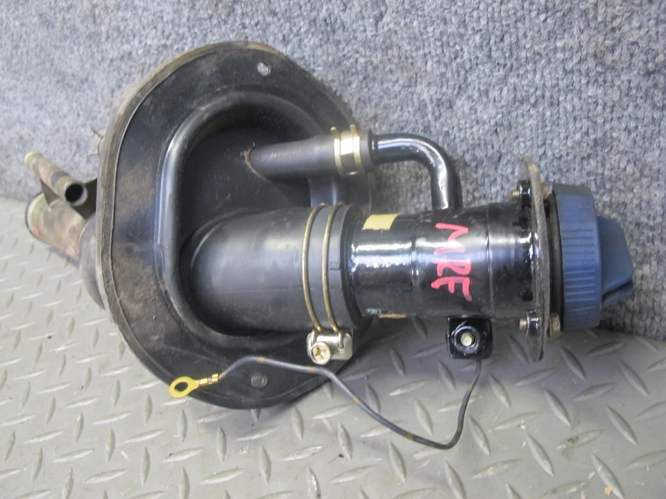 86-89 MAZDA RX7 FC3S TANQUE DE COMBUSTIBLE CUELLO DE LLENADO CON TAPA OEM Foto 3 de 4