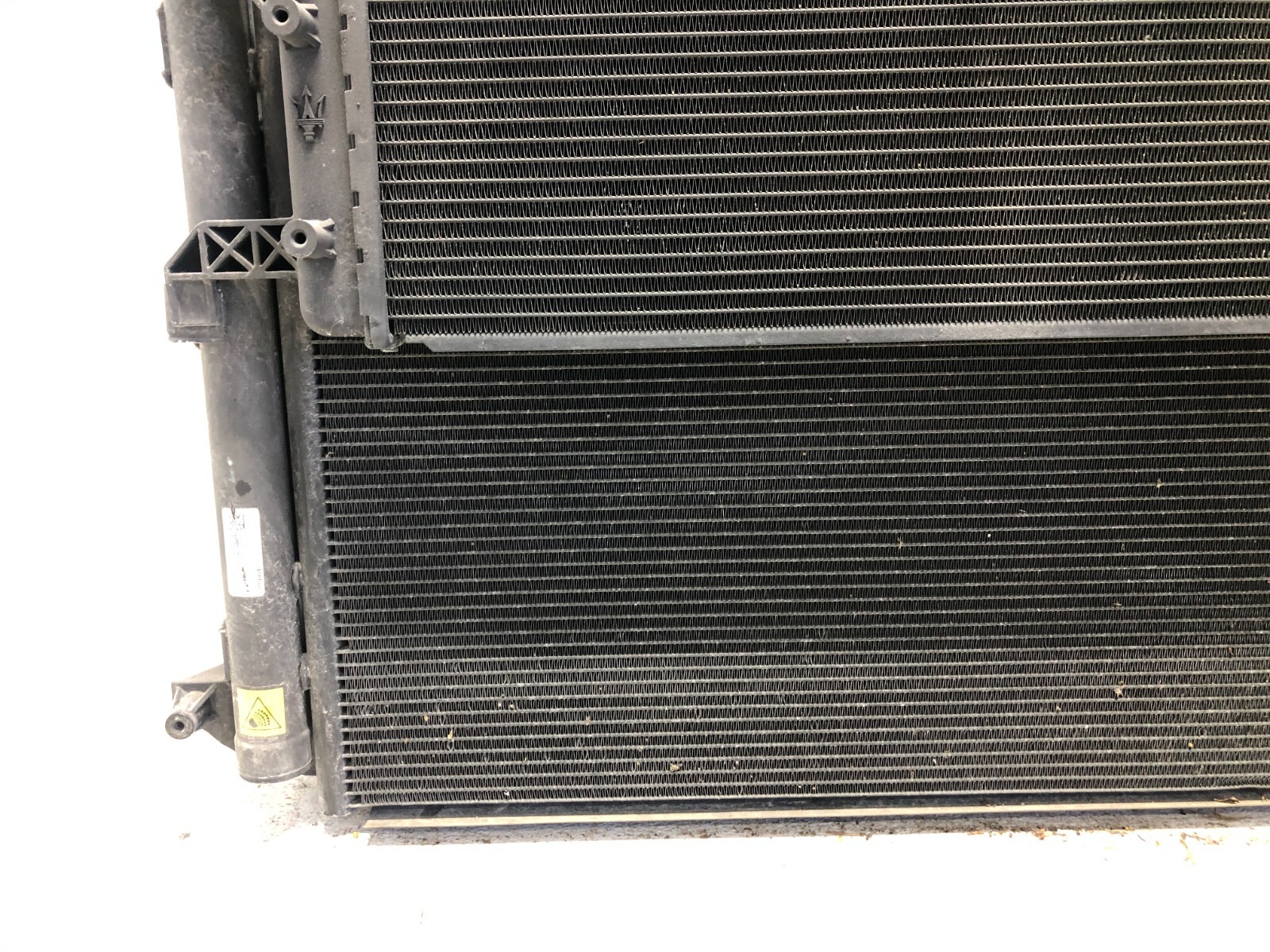 2017-2020 MASERATI LEVANTE 3.0L RADIATOR CONDENSER COOLING FAN ASSEMBLY OEM.