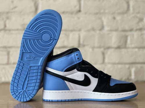 Nike Air Jordan 1 Retro High OG University Blue UNC Toe GS Size 7Y FD1437-400 - Picture 9 of 12