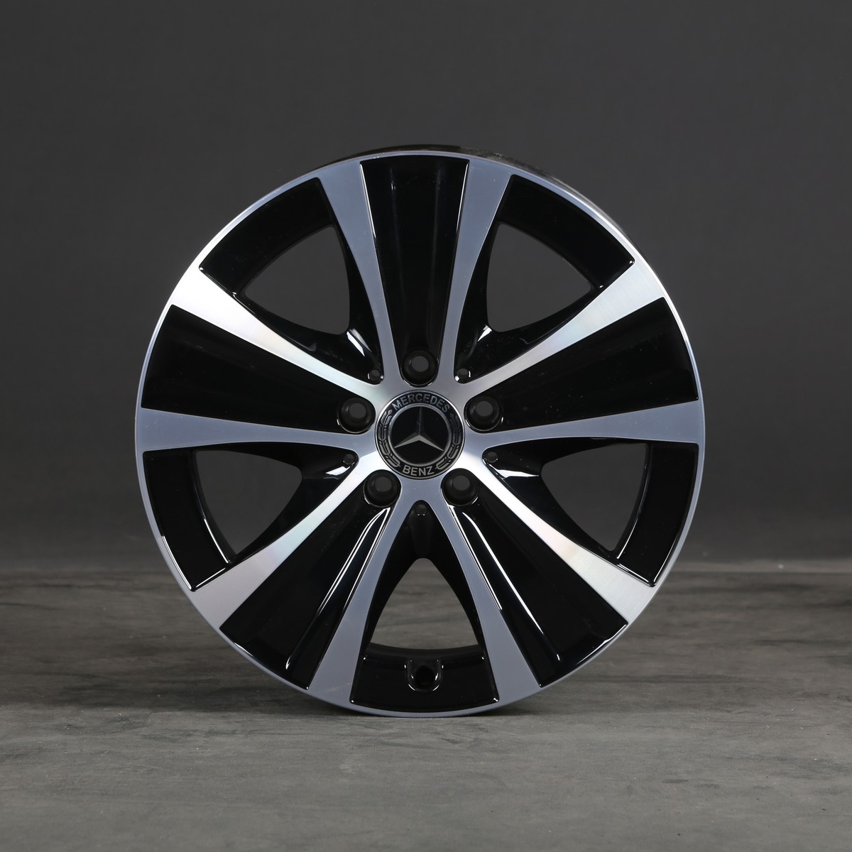 17インチ 17 Inch Mercedes E-Class W213 S213 Original A2134013600 Alloy