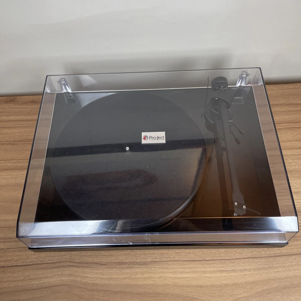 Pro-Ject Audio Systems Debut III HiFi Plattenspieler mit Ortofon OM 5E Tonabnehmer - Bild 4 von 4