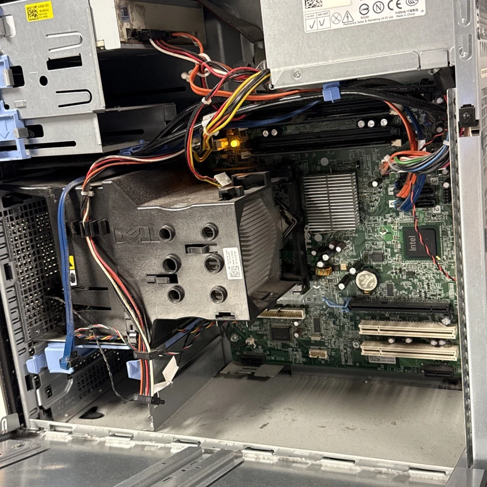 Dell OptiPlex 960 MT Intel Core 2 Duo E8600 3.33GHz 4GB RAM No HDD No OS - Image 3 of 4