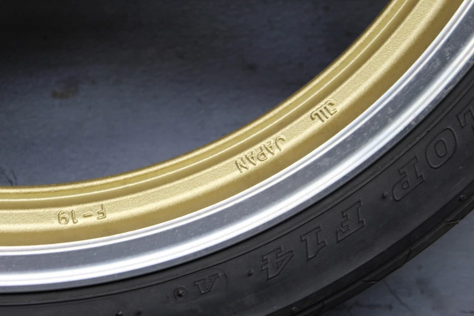 1985 YAMAHA RZ350 OEM FRONT WHEEL RIM KENNY ROBERTS GOLD - Image 4 of 4