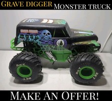 Spin Master Monster Jam Grave Digger RC Crawler Truck No Remote Model 66801RX