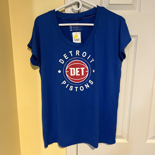 Detroit Pistons NBA Medium Casual Short Sleeve T-Shirt Blue NWT Women LICENSED - Picture 1 of 10