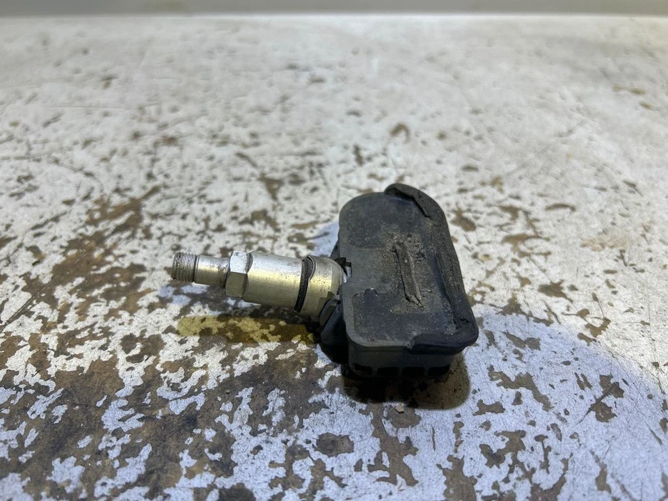 Dodge Challenger 2018 Tire pressure sensor 68374924AA STO64578 - Image 2 of 3