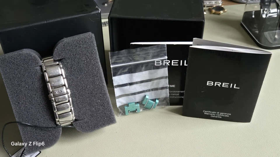 Caja y papeles originales de cuarzo Breil vintage resistente al agua. Foto 4 de 4