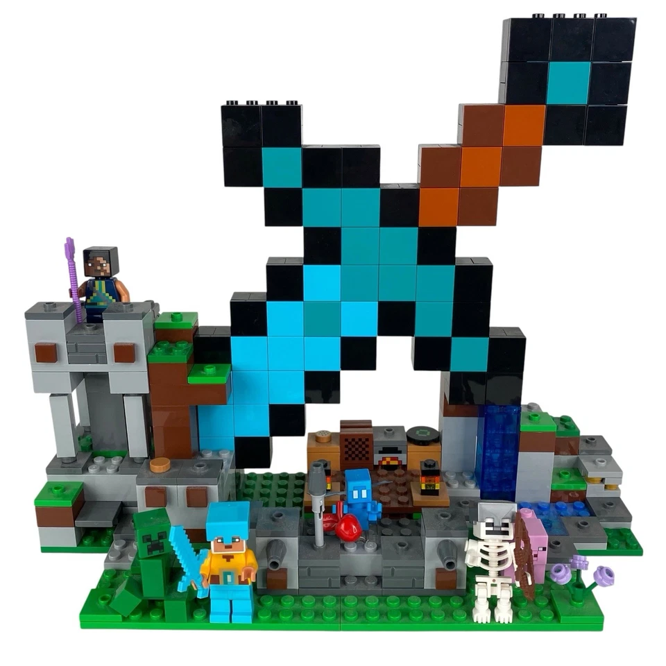 LEGO Minecraft: The Sword Outpost 21244 - Image 2 of 4