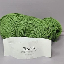 Knit Picks Brava Worsted Yarn  Color Peapod 5.4oz Acrylic Y10