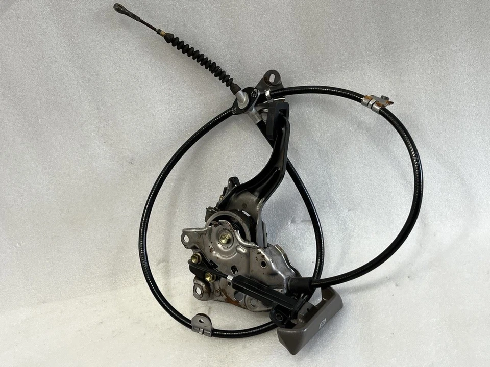 2001 2002 2003 2004 2005 LEXUS GS300 GS430 PARKING BRAKE PEDAL CABLE RELEASE - Image 2 of 4