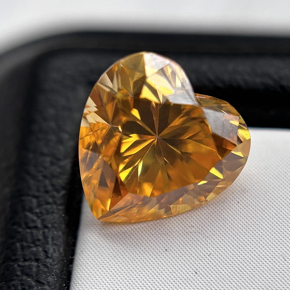 1PCS Heart Cut Golden Yellow 3x3mm-11x11mm Loose Moissanite D Color Fancy Stone - Image 3 of 4