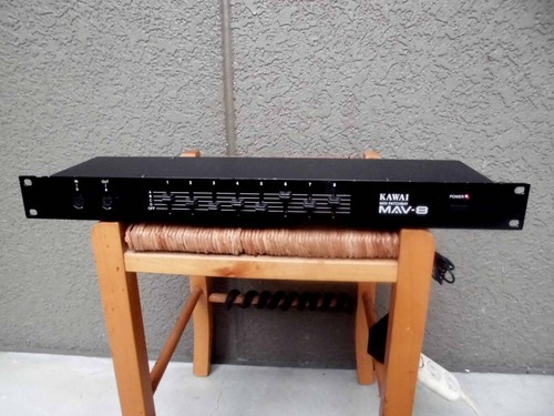 KAWAI MAV-8 MIDI Patchbay 8 outputs 4 inputs Splitter Rack JAPAN Used Tested - Picture 2 of 9