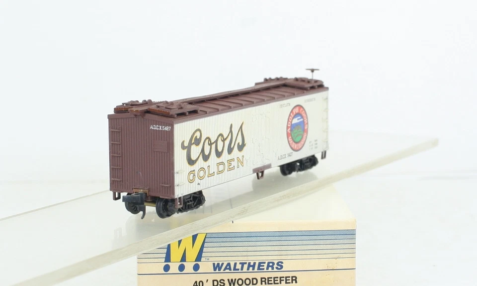 HO Walthers 932-2467 Coors Beer 40’ Billboard Wood Reefer Built Excellent - Image 2 of 4