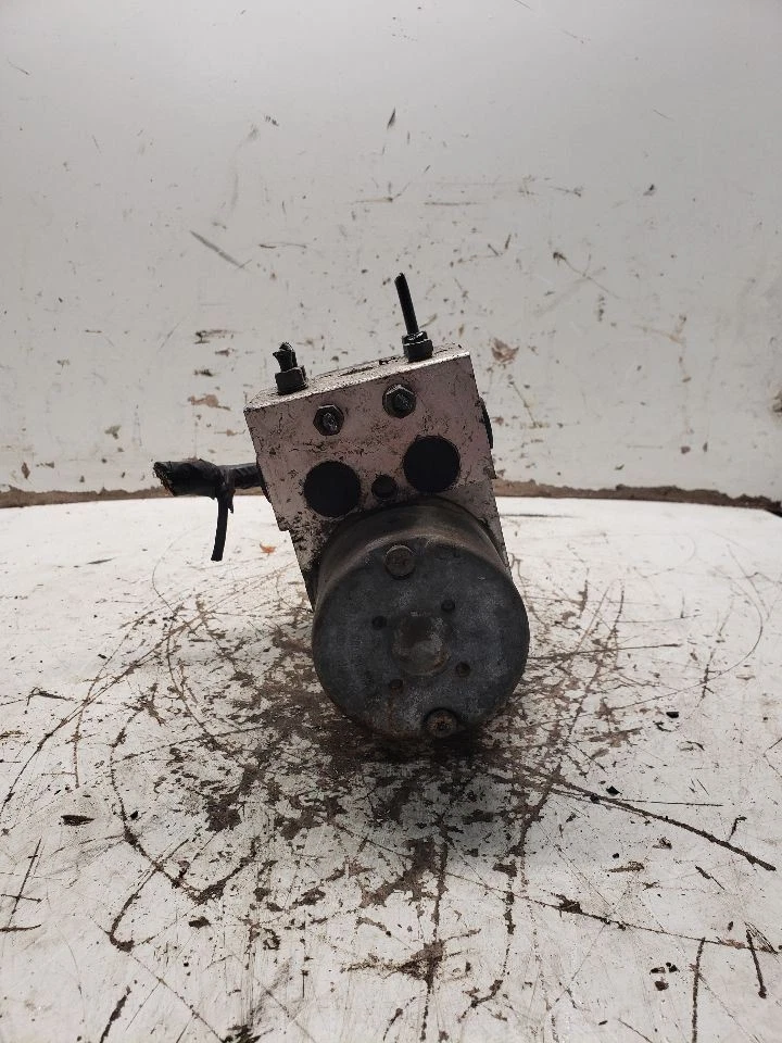 Anti-Lock Brake Part Assembly Fits 00-05 SATURN L SERIES 1357742 - Image 2 of 4