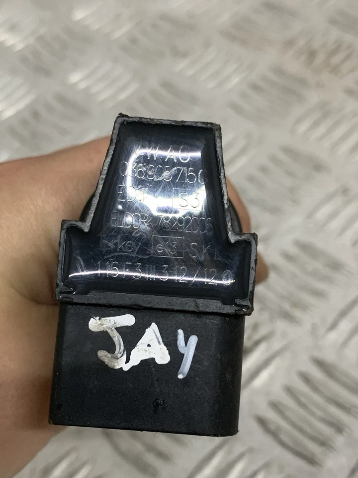 VW Polo 6R Mk5 Ignition Coil Pack 036905715G - Image 4 of 4