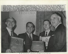 1965 Press Photo Ara Parseghian & Frank Broyles are Coach of the Year in Chicago