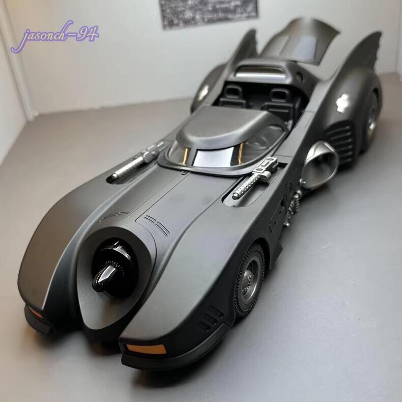 Batman Batmobile RACING Alloy Car Model 1:18 Black