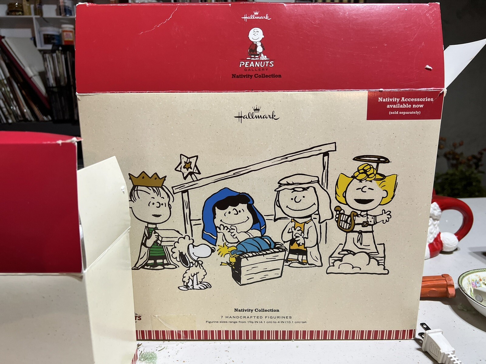 HALLMARK 2014 Ltd Ed Peanuts Charlie Brown Nativity 10 Figurines/stable