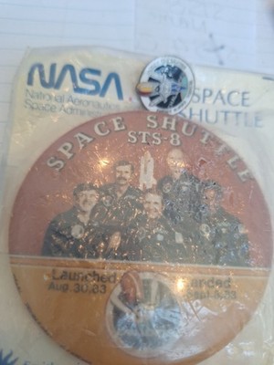 Space Shuttle Sts 8 Button -pin Nice Little Set 
