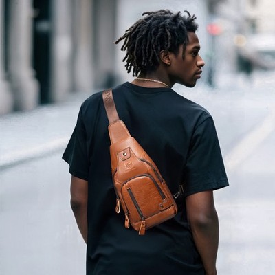 hunter mini backpack | Black/Brushed Gold Red Zip monofilament line Nike Kuwait Nike Heritage Color:Desert way zipper closure