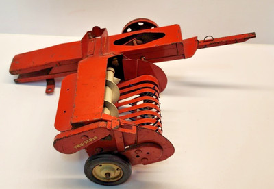 Vintage 1960s Tru-scale 1:16 IH Hay Baler n2