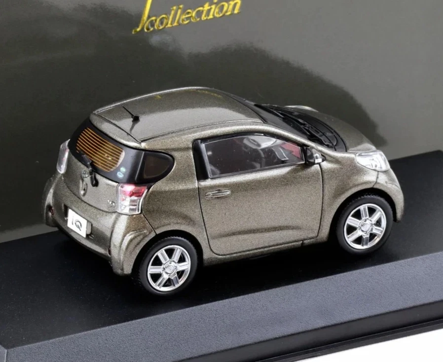 KYOSHO/J-COLLECTION DIECAST 1/43 2008-16 TOYOTA IQ CITY CAR BRONZE MICA METALLIC - Image 2 of 4
